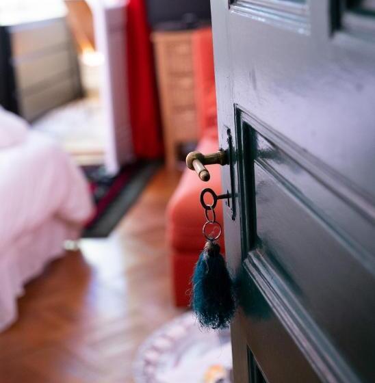 سوییت, Le Chalet D Ouchy