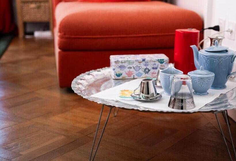 سوییت, Le Chalet D Ouchy