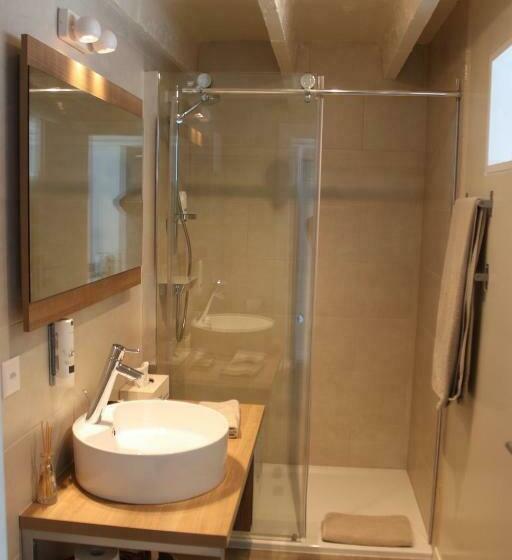 اتاق استاندارد, Le Jour Et La Nuit