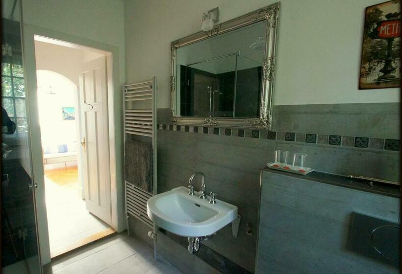 스탠다드 룸, Bed And Breakfast Wildrose