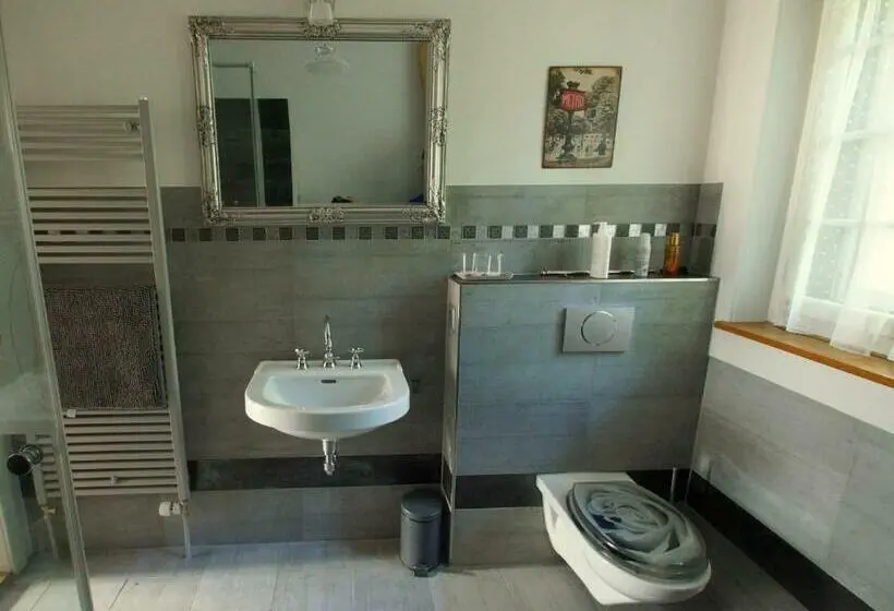 اتاق استاندارد, Bed And Breakfast Wildrose