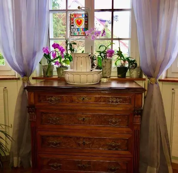 اتاق استاندارد, Bed And Breakfast Wildrose