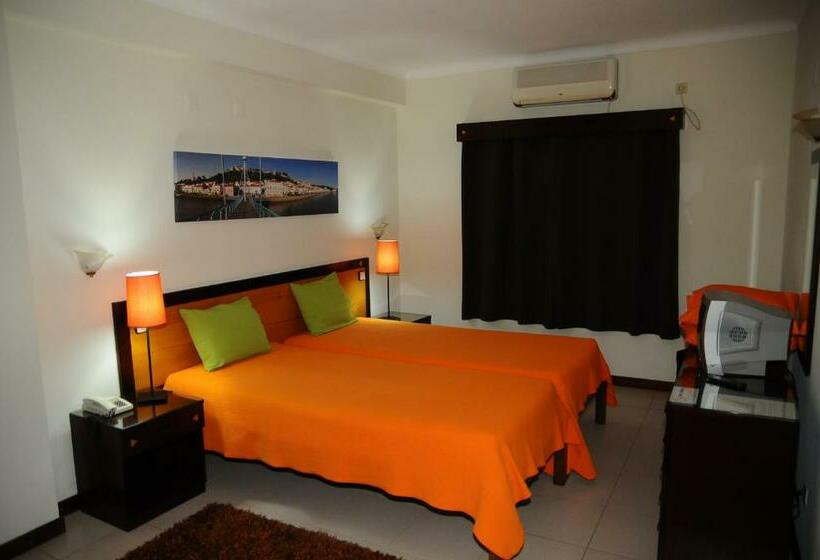 Номер Стандарт, A Cegonha