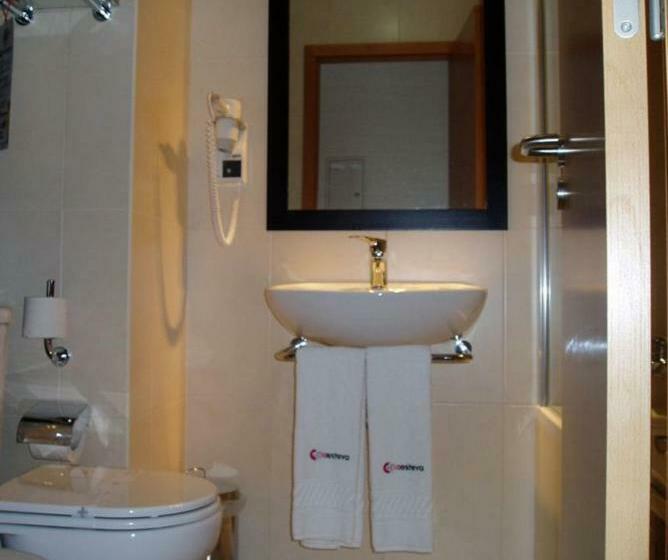 Номер Стандарт, A Esteva