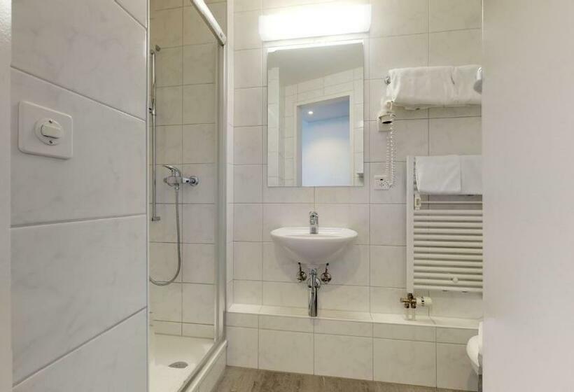 Quarto Estandar, Bellevue Kriens