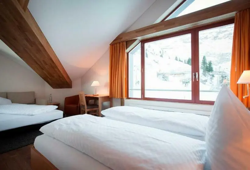 اتاق استاندارد سه نفره, Berghotel Trübsee   Accessible Only By Cable Car