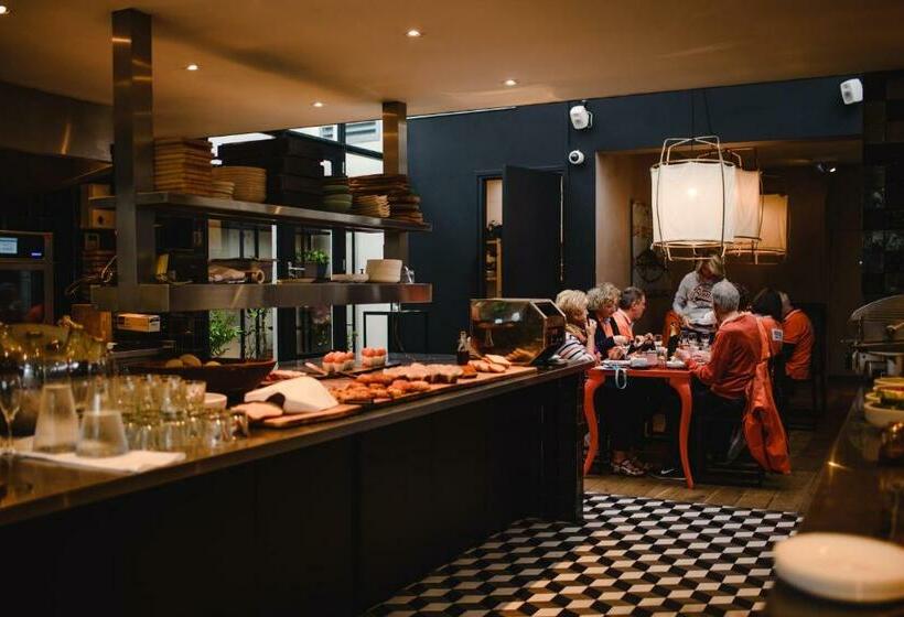 基本间, Blue Inspired By Manna