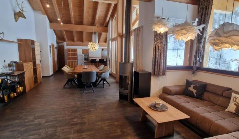 جناح دور أخير, Chasa Castello Relax & Spa