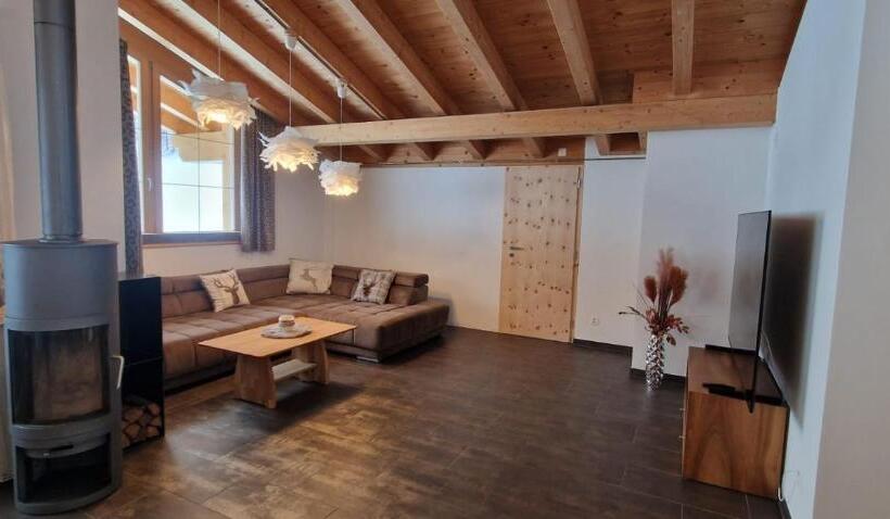 جناح دور أخير, Chasa Castello Relax & Spa