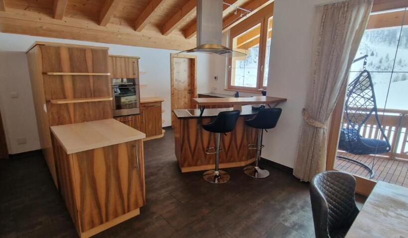 جناح دور أخير, Chasa Castello Relax & Spa