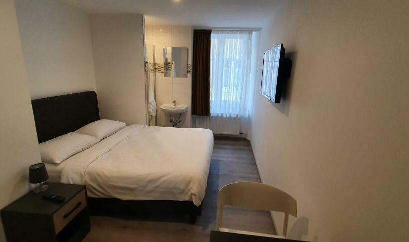 バス共有のスタンダードルーム, De France