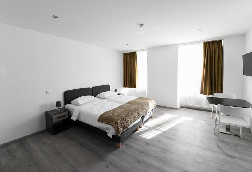 コンフォートワンルーム, De France