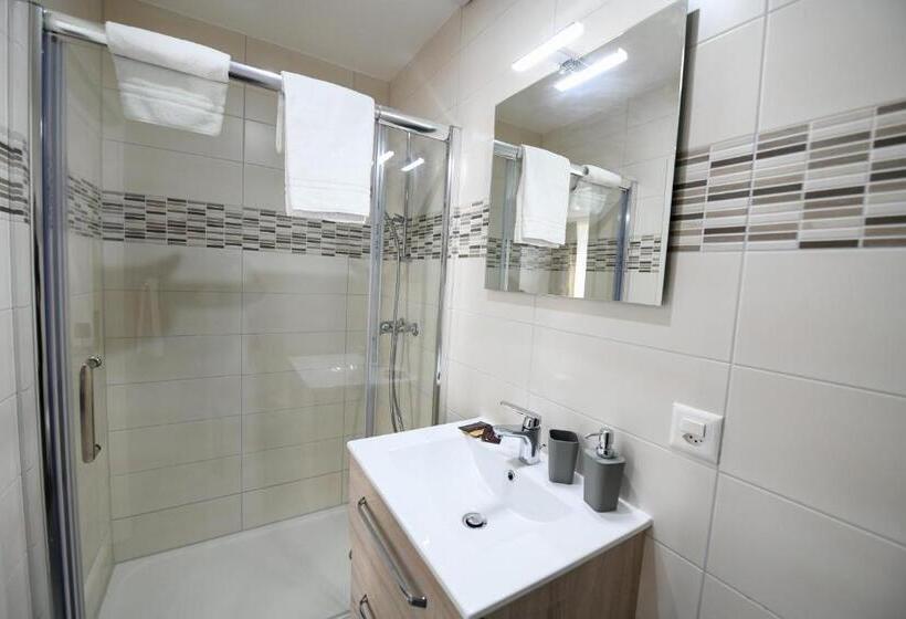 コンフォートワンルーム, De France