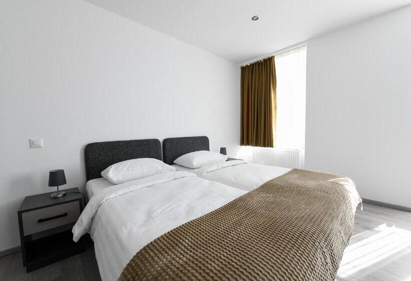 コンフォートワンルーム, De France