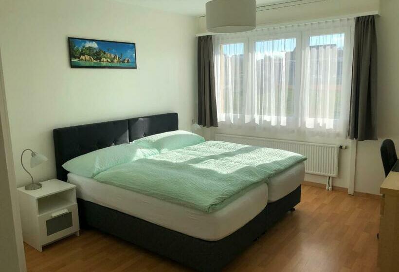 חדר סטנדרט, Escale