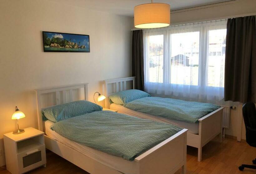 חדר סטנדרט, Escale