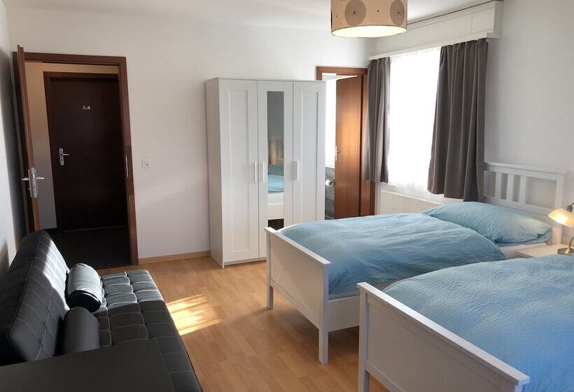 חדר סטנדרט, Escale