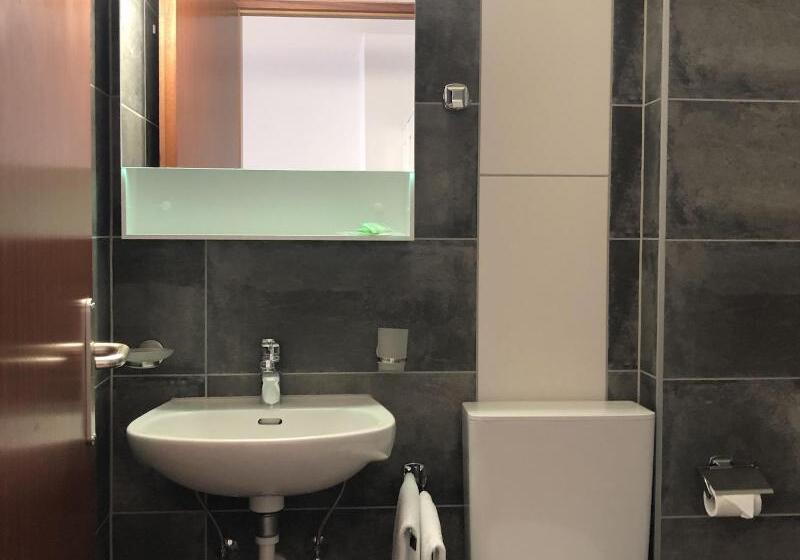 חדר סטנדרט יחיד, Escale