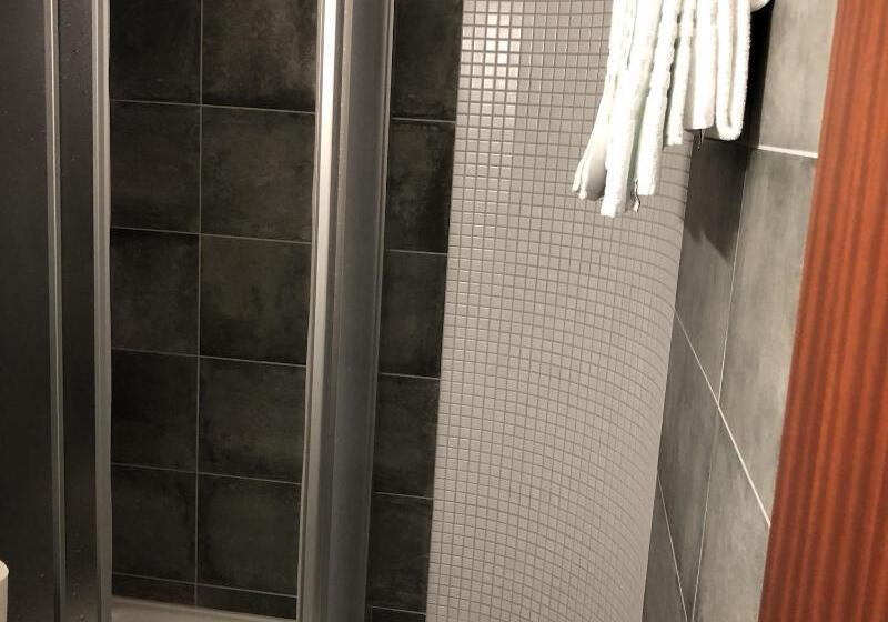 חדר סטנדרט יחיד, Escale