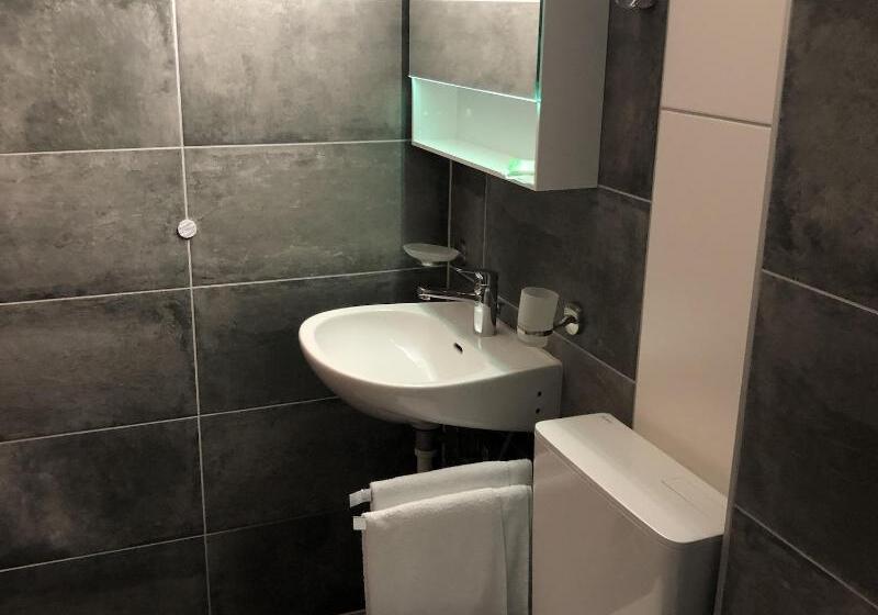 חדר סטנדרט יחיד, Escale