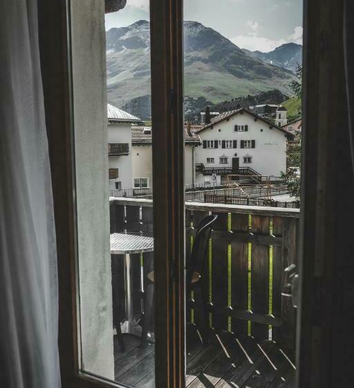 스탠다드 룸, Grischuna