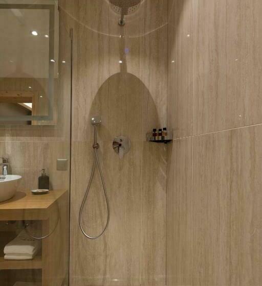 패밀리 룸, Grischuna