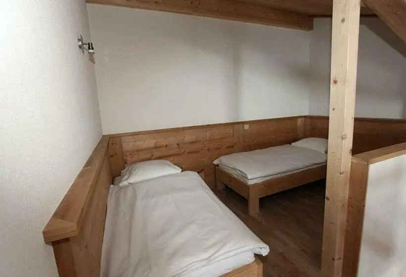 スタンダード４人部屋, Helvetia