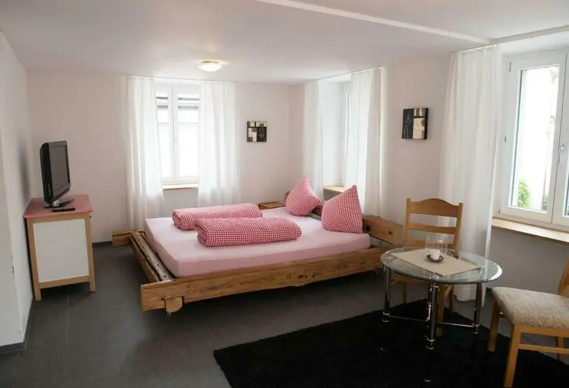 Huoneisto 2 Makuuhuonetta, Hirschen B&b