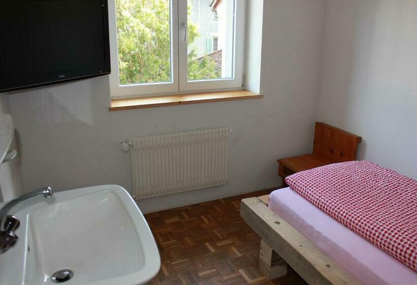 اتاق استاندارد یک تخته با سرویس بهداشتی مشترک, Hirschen B&b