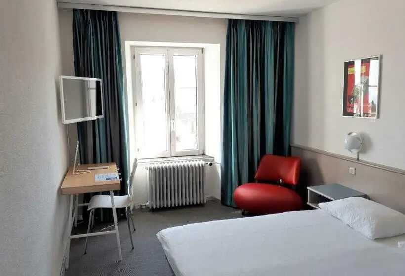 Standard Yhden Hengen Huone, Hôtel De France