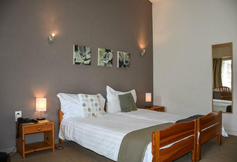 Номер Стандарт, Hôtel Restaurant Le Saint Christophe