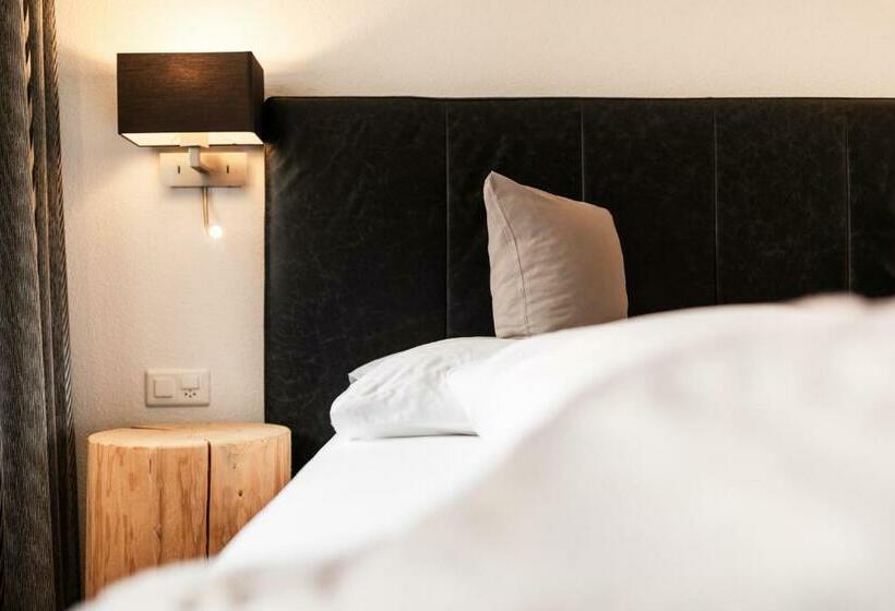 Номер Deluxe Вид на Горы, Laret Private Boutique Hotel   Adults Only