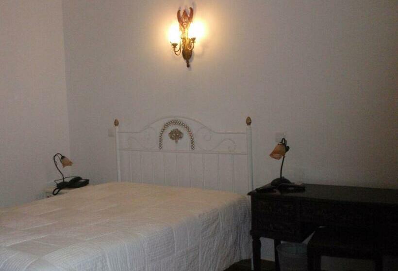 غرفة قياسية, O Viajante Low Cost