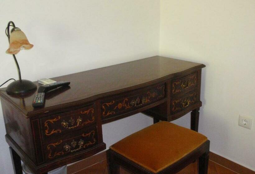 غرفة قياسية, O Viajante Low Cost