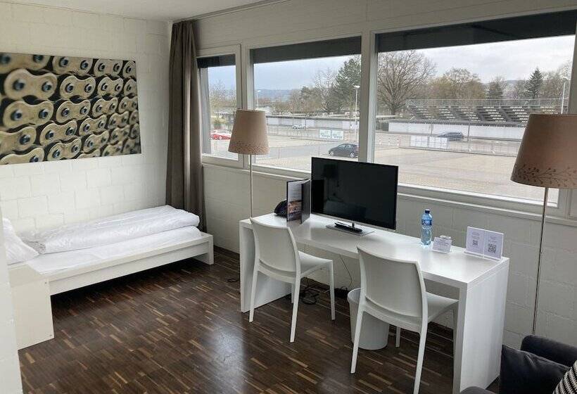 חדר סטנדרט יחיד, Omnium Sport