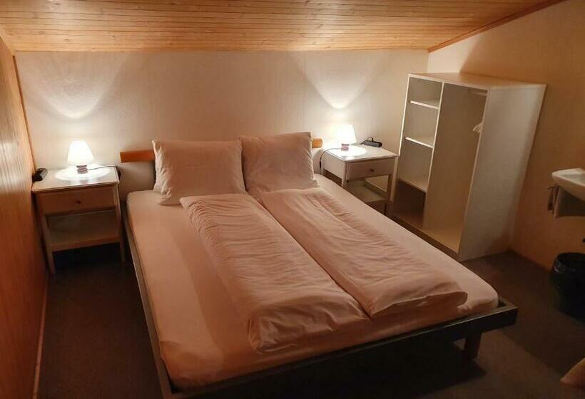 带共用浴室的标准房间, Restaurant Bergheim