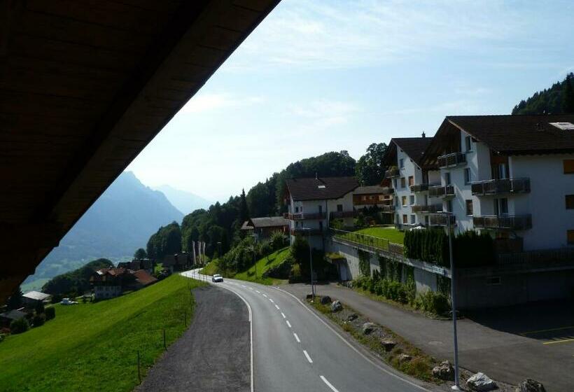 标准单人间共用浴室, Restaurant Bergheim