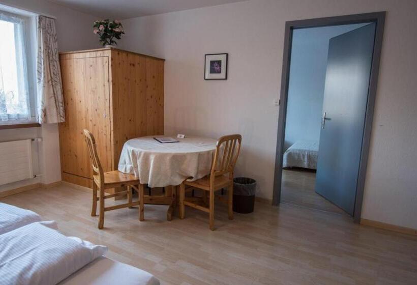 5人标间, Restaurant Bergheim