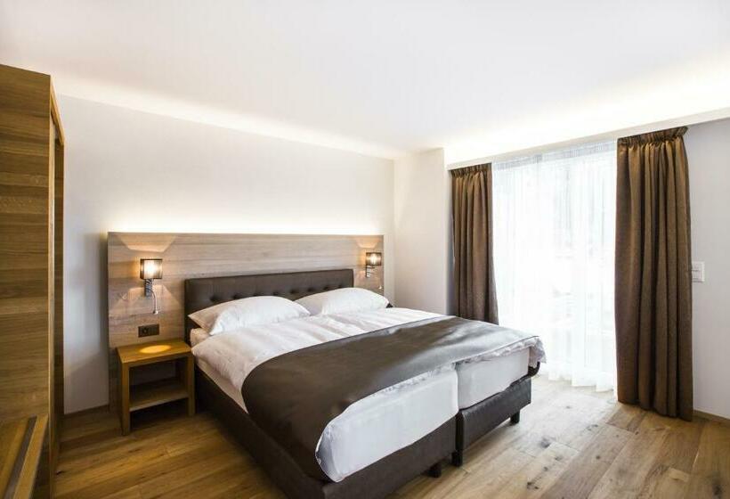 Номер Стандарт Вид на Озеро, Romantik Hotel Le Vignier