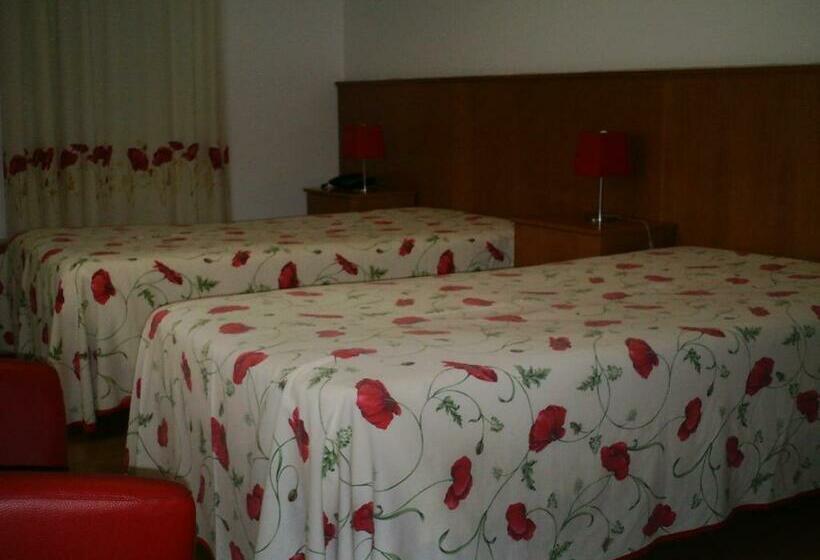 חדר סטנדרט לשלושה, Serafim