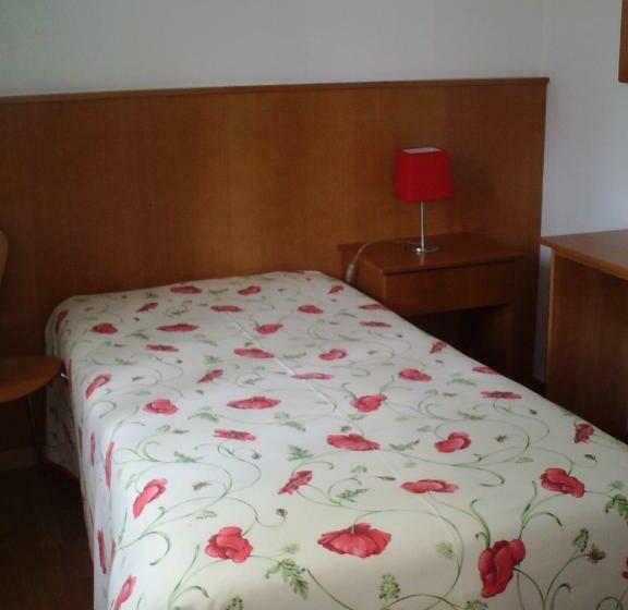 חדר סטנדרט יחיד, Serafim