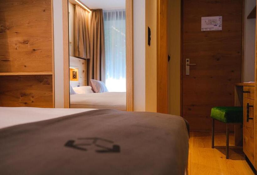 Family flat with balcony, Tannenhof