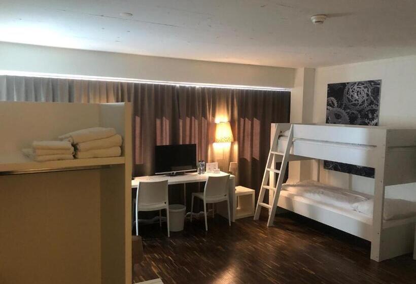 חדר אקונומי לארבעה, Omnium Sport