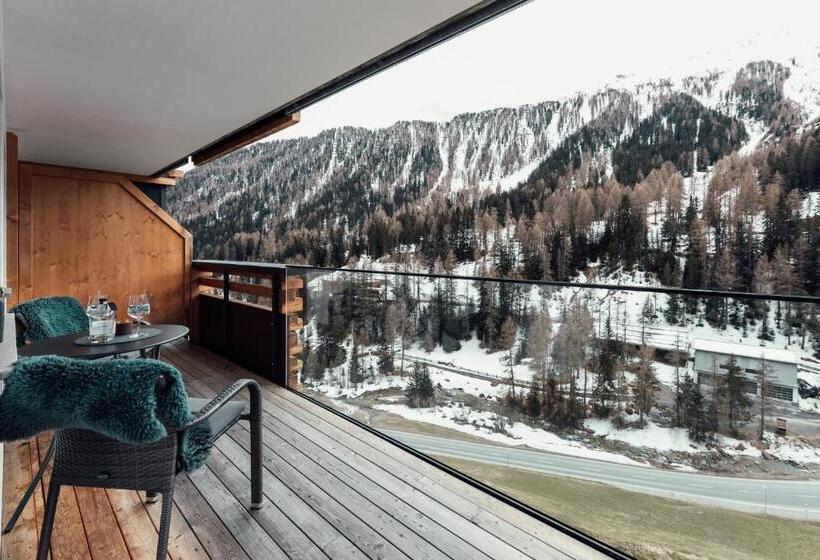 Номер Deluxe Вид на Горы, Laret Private Boutique Hotel   Adults Only