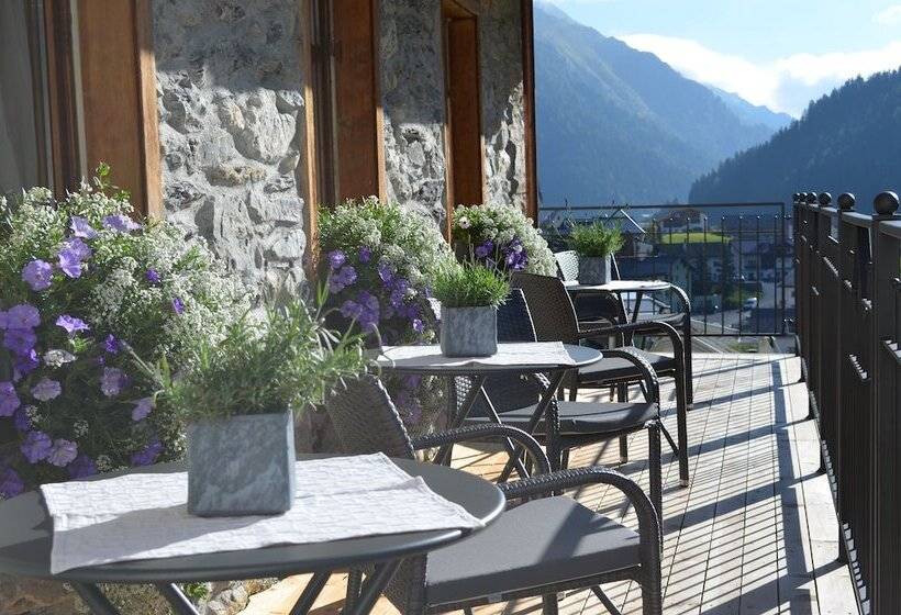 Romantic Room, Laret Private Boutique Hotel   Adults Only