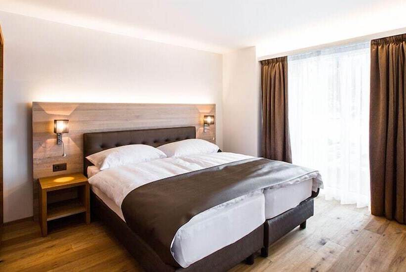 חדר סטנדרט נוף לאגם, Romantik Hotel Le Vignier