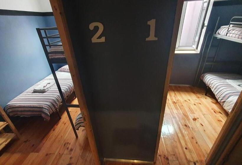 이코노미 룸, Sardines And Friends Hostel 04