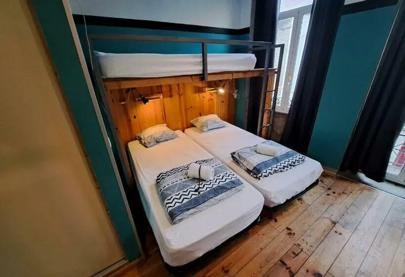 ルームシェアのワンベッド, Sardines And Friends Hostel 04