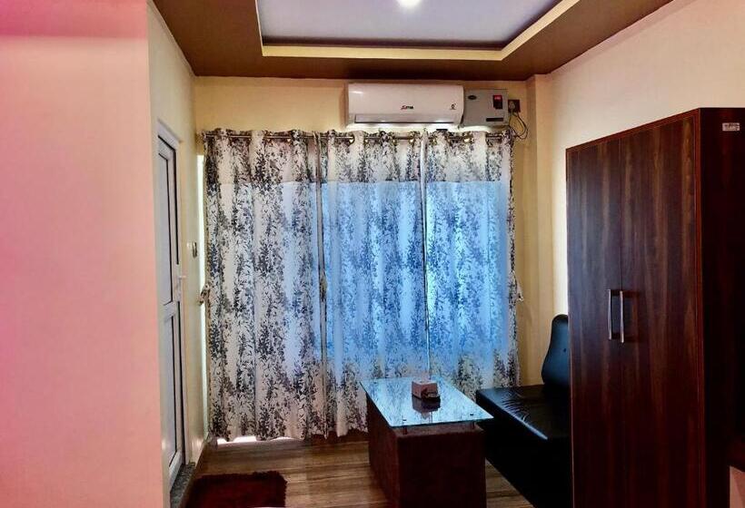 اتاق لوکس یک تخته, Hot Pot, Dhangadhi