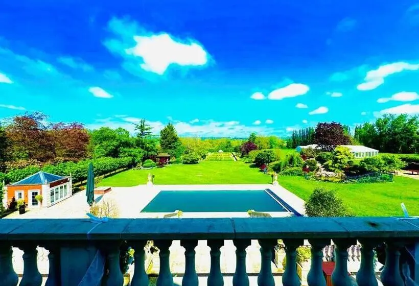 バルコニー付きスタンダードルーム, Chigwell Mansion